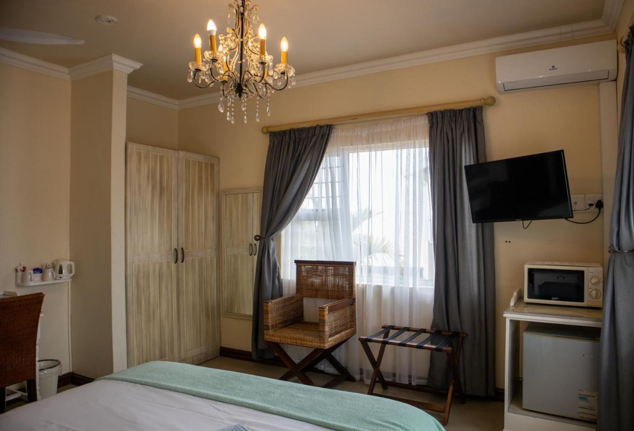 305 Guest House Amanzimtoti Esterno foto